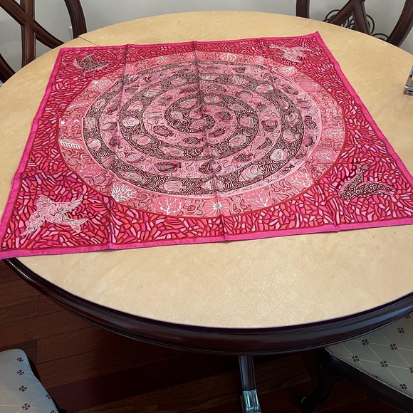 Hermès scarf - Picture 1 of 4